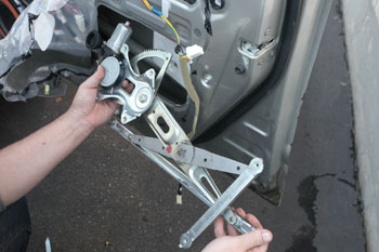 Window regulator replacement